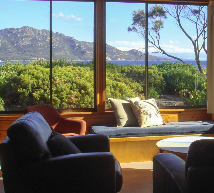 freycinet accommodation coles bay cottages daybed