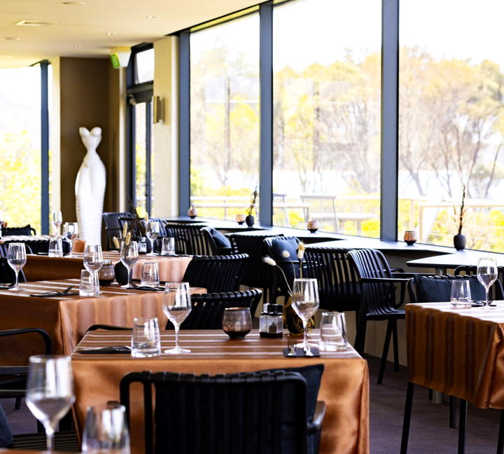 Restaurant venue at Edge of the Bay