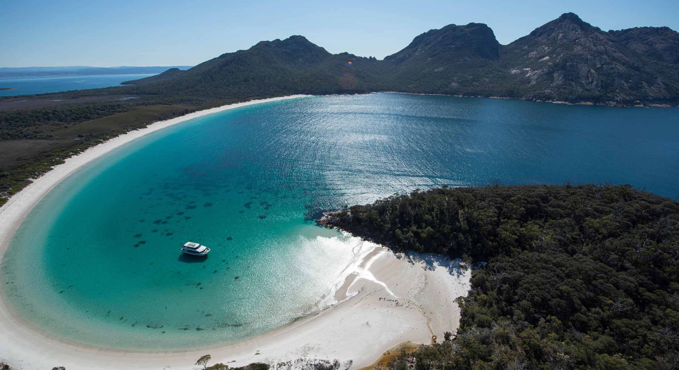 Cruise to Wineglass Bay