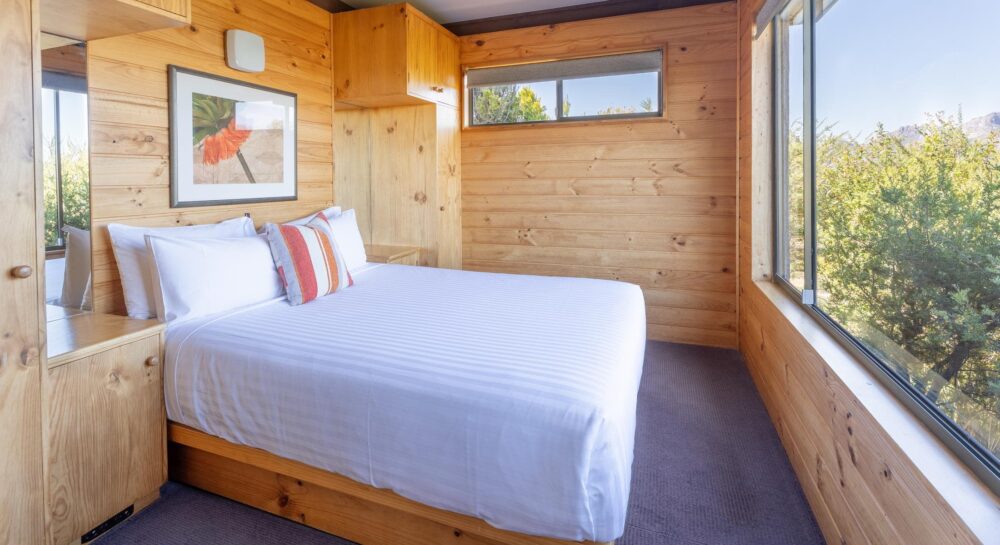 Vintage Chalet queen bedroom at Edge of the Bay
